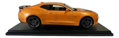Maisto 1:18 Diecast Model Car – 2016 Chevrolet Camaro SS Special Edition Collectible