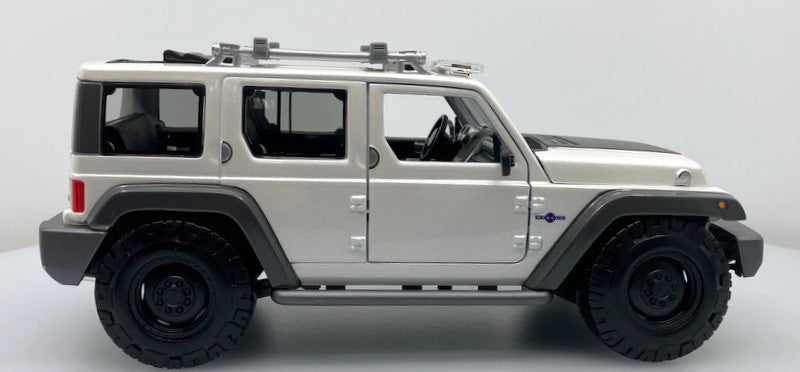 Maisto 1:18 Scale Jeep Rescue Concept Tactical Diecast Model SUV | Premiere Edition Collectible