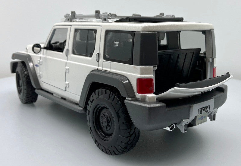 Maisto 1:18 Scale Jeep Rescue Concept Tactical Diecast Model SUV | Premiere Edition Collectible
