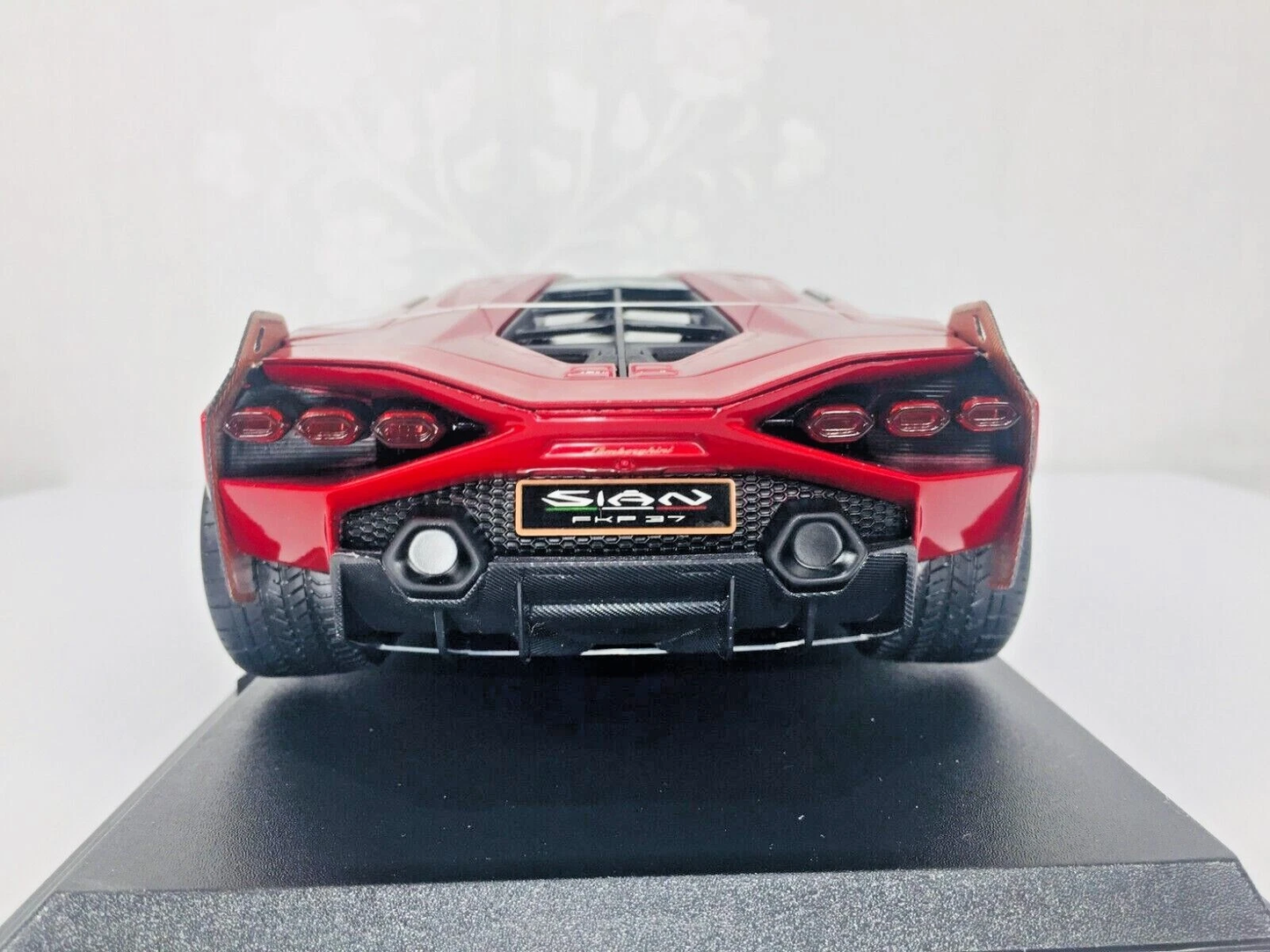 Lamborghini Sián FKP 37 Sonderedition Druckguss-Modellauto im Maßstab 1:18