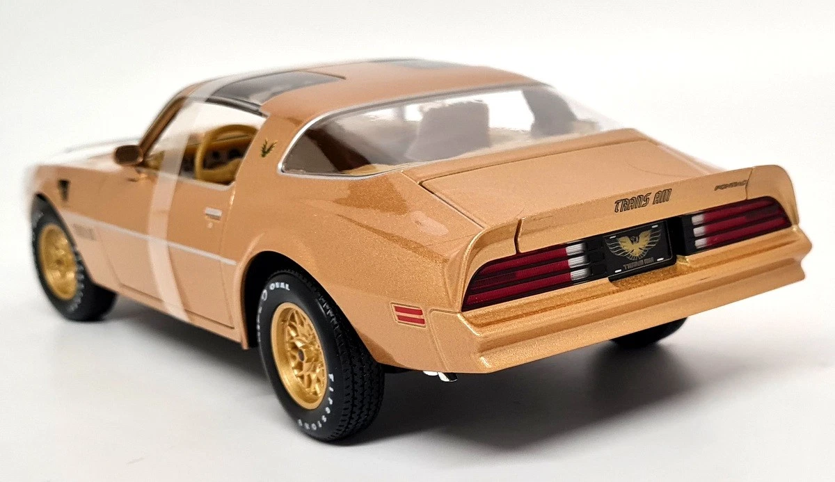 Maisto 1:18 SE 1978 Pontiac Firebird Trans Am Gold & Black Trim – Diecast Model Car (Special Edition Classic American Muscle)