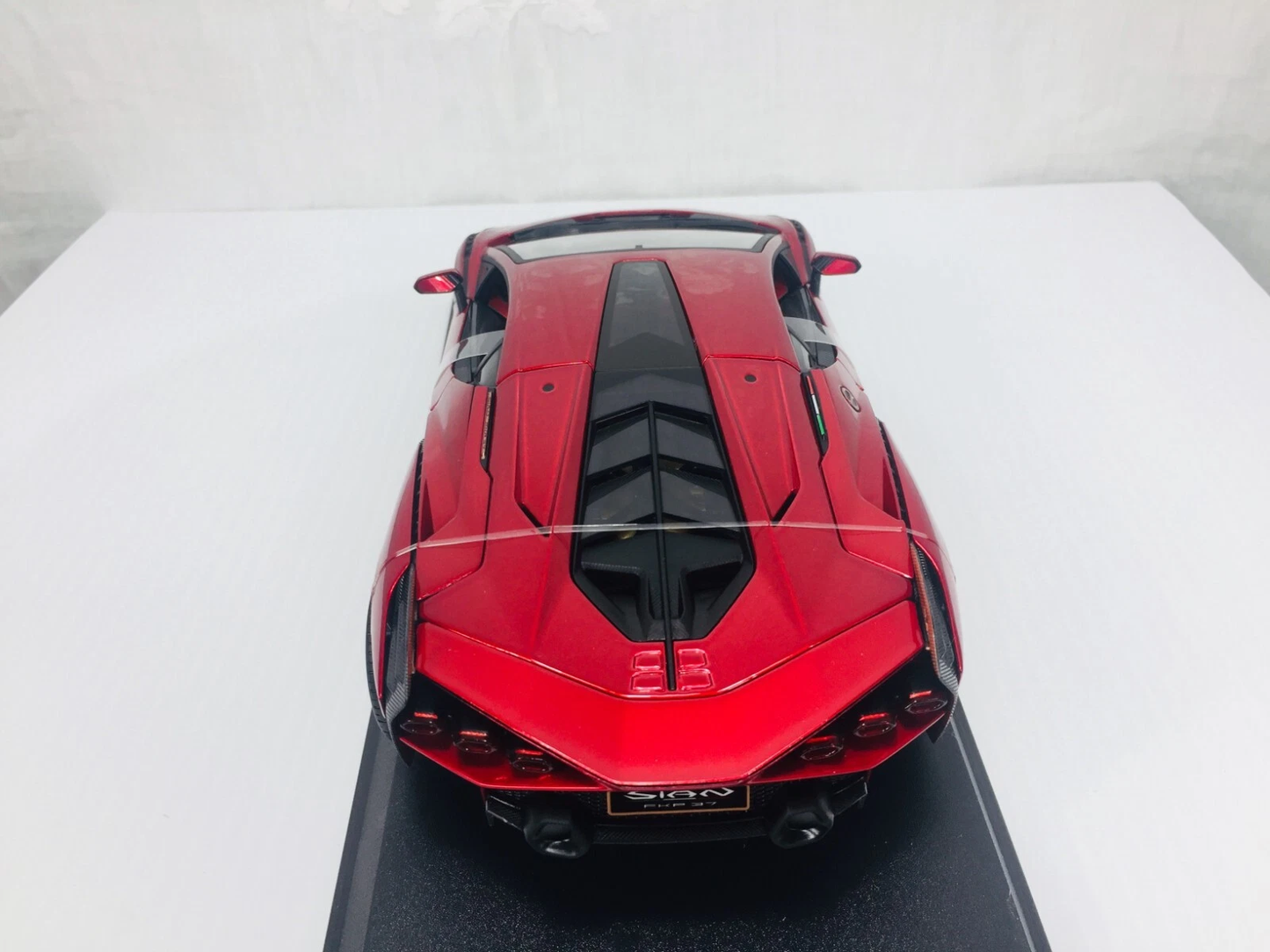 Lamborghini Sián FKP 37 Sonderedition Druckguss-Modellauto im Maßstab 1:18